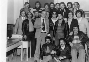 Napoli, 1976. I «Falchi» della Polizia di Stato. Al centro si riconoscono il Capo della Mobile Dott. Giuseppe Vecchi, il Dott. Vincenzo Ippolito e il Maresciallo Andrea Mormile (con gli occhiali scuri). Lo stesso Mormile verrà ucciso dalla camorra il 3 settembre 1982 mentre, fuori servizio, si trovava in compagnia di alcuni amici in un bar di Frattaminore. Gli arresti portati a termine da Mormile avevano infatti creato molti problemi ad alcuni boss in ascesa legati alla cosiddetta «Nuova camorra organizzata» di Raffaele Cutolo. La foto è presente nel libro «Ragazzi con la pistola», scritto dal giornalista Giancarlo Maria Palombi (figlio di Luciano, il secondo in alto a destra nella foto). Grazie alla pagina Falchi Napoli Fans Club