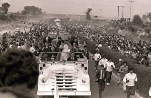 Un'immagine del viaggio di Giovanni Paolo II in Messico (1979)