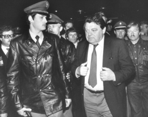 Strage all'Oktoberfest 1980. Il governatore della Baviera Franz Josef Strauß sul luogo dell’attentato